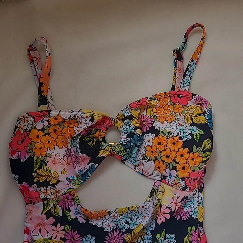 Bathing Suit - Picture 2 of 3